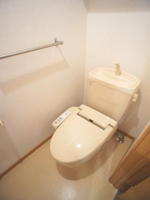 【トイレ】 | プレミールＥｓｔⅢ | 温水洗浄暖房便座機能付きです♪