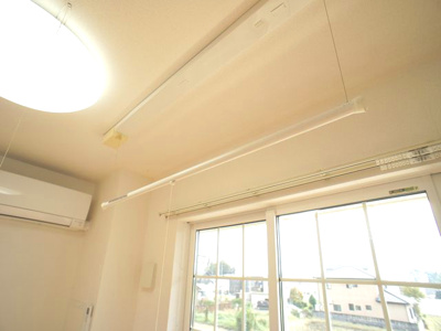 【設備】 | グリーンガーデンⅣ | 室内物干しがあります。