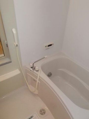 ムーンヴェルジュＤの浴室