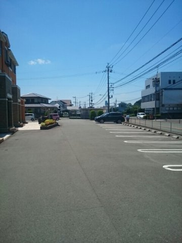 ラフレシールの駐車場