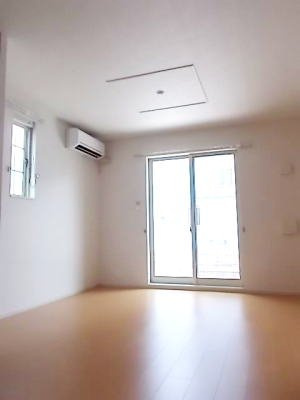 ラフレシールの居間・リビング