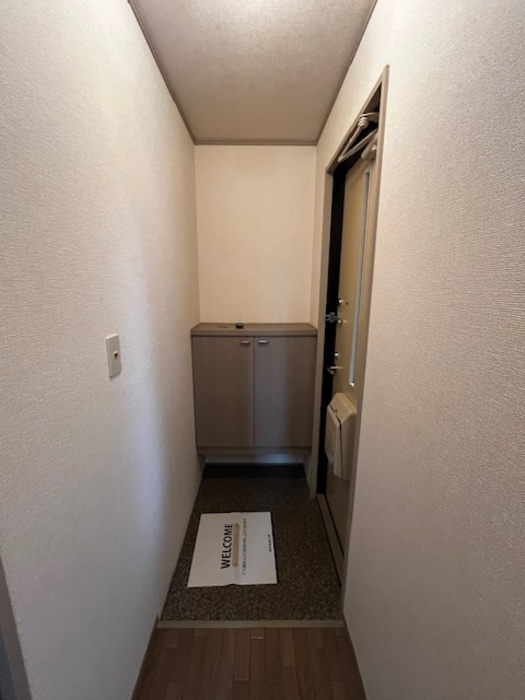 ロイヤルガーデン　Bの玄関