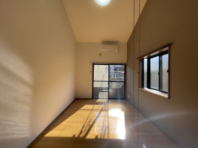 サンライズガーデン博多IIの居間・リビング