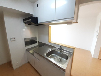 【キッチン】 | エムズ　サニーガーデンⅤ | コンパクトなキッチンで掃除もラクラク