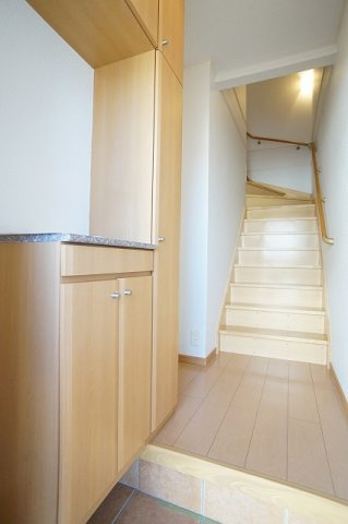 メゾン・アルモニーＢ棟の玄関|落ち着いた玄関です