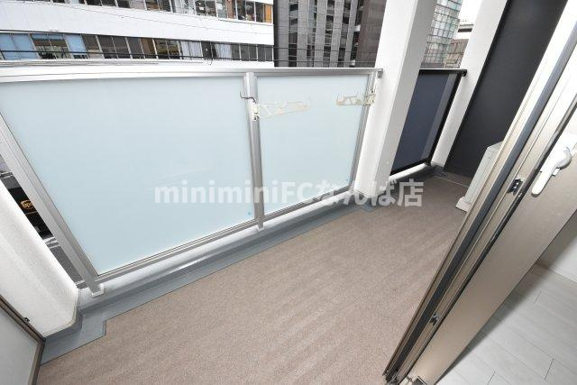 シーズンフラッツ靭本町のバルコニー