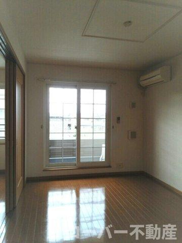 ブルー　アイランドの居間・リビング