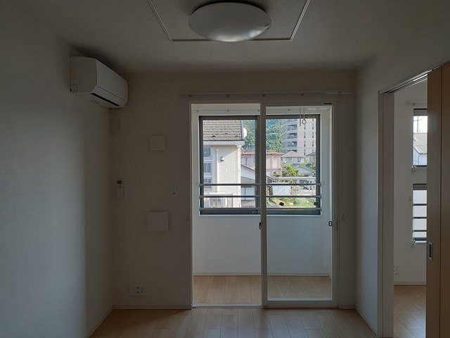 アクア・リヴェール村国　Ⅰの居間・リビング