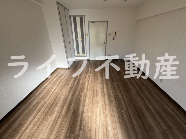 マンションプレザントの居間・リビング|こちらの居間で趣味の時間をお楽しみください