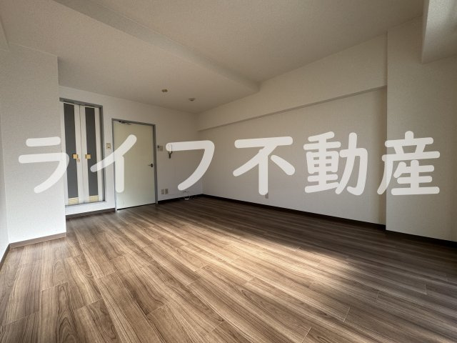 マンションプレザントの内装|明るい色調の室内です