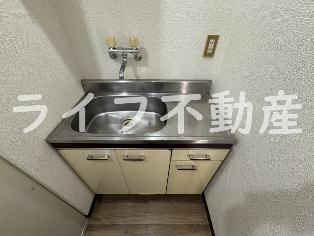 マンションプレザントのキッチン|コンパクトなキッチンで掃除もラクラク