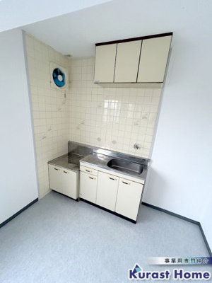 【内装】 | (有)ウエモリ事務所付倉庫