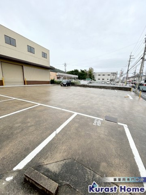 【駐車場】 | (有)ウエモリ事務所付倉庫