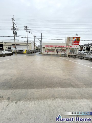 【駐車場】 | (有)ウエモリ事務所付倉庫