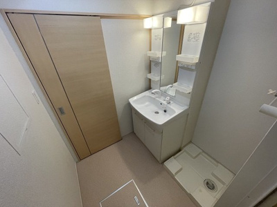 【洗面所】 | ファミールキンダⅡ | 広い洗面スペース