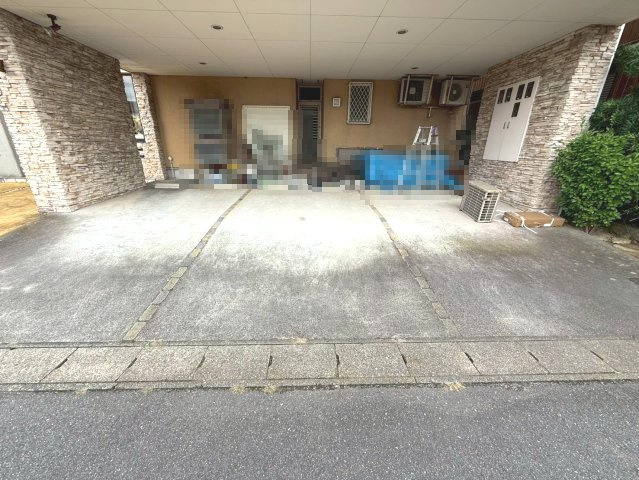 吉良町石川様貸事務所の駐車場