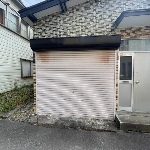 室蘭市知利別町２丁目２０－２２借家の居間・リビング