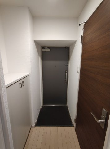 エスタンシア元町の玄関