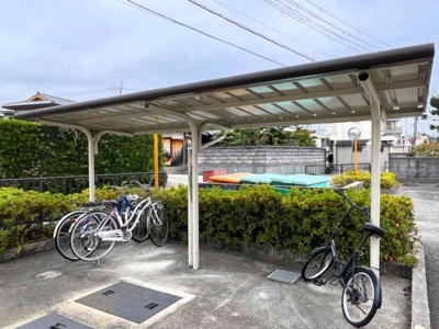 【その他】 | レオパレスＵＮＩ | 屋根付き駐輪場