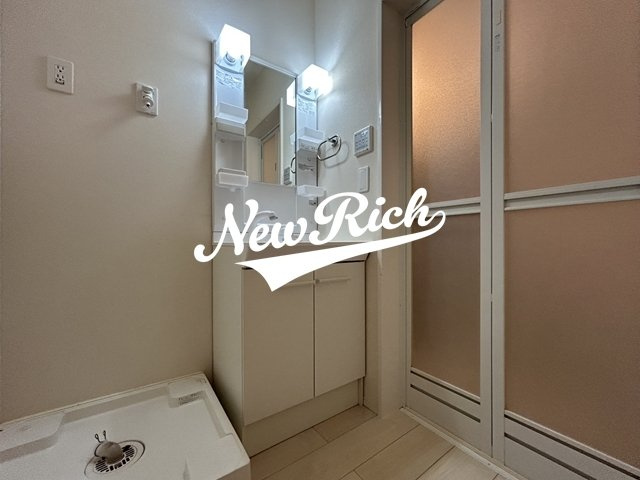 高崎市石原町のアパートの独立洗面台