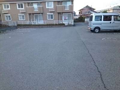 【駐車場】 | アルバ－ダ・Ｍ | 駐車場に車を止められます