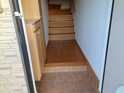 【玄関】 | アルバ－ダ・Ｍ | 収納もある玄関です