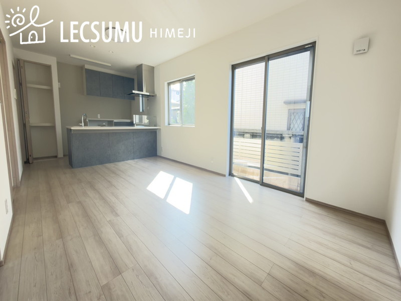 姫路市八代/新築戸建の居間・リビング