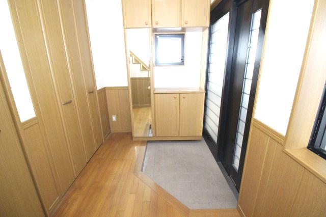 九反田貸家の玄関|ゆったりとした玄関です