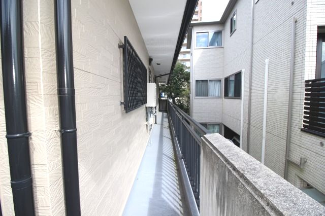 九反田貸家のバルコニー|落ち着いた時間を過ごせるバルコニーです