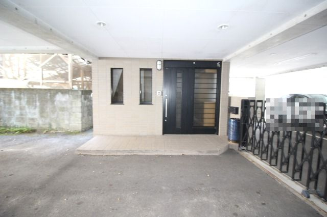 九反田貸家のエントランス|落ち着いたエントランスです