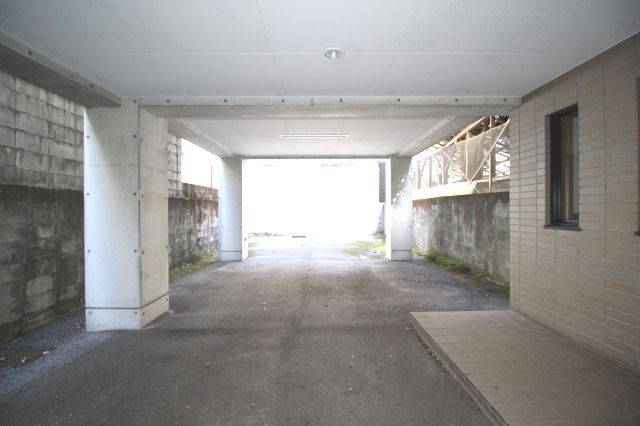 九反田貸家の駐車場|カースペースがあります