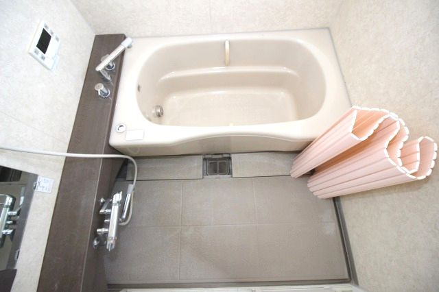 九反田貸家の浴室|落ち着いた空間のお風呂です