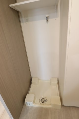 GENOVIA西高島平Ⅱの設備|洗濯機置場
★写真は別タイプです