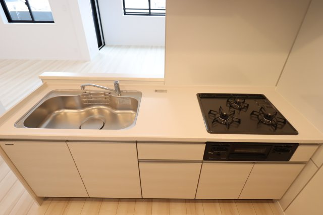 GENOVIA西高島平Ⅱのキッチン|★写真は別タイプです