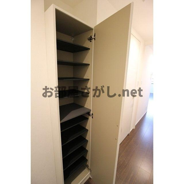 サンフォレスタ文京大塚【角部屋の築浅デザイナーズ／即入居可能】の収納