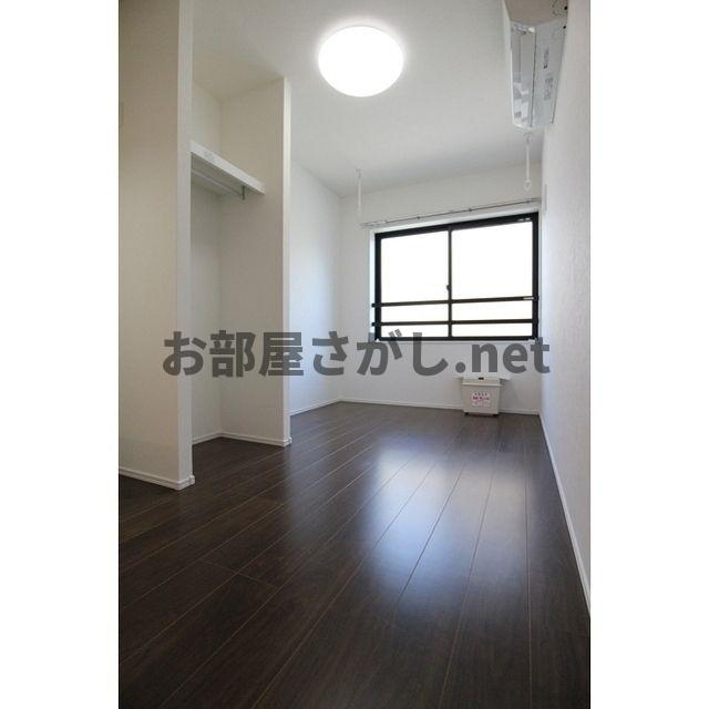 サンフォレスタ文京大塚【角部屋の築浅デザイナーズ／即入居可能】の居間・リビング