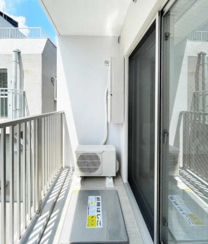 シェノン三軒茶屋　築浅　独立洗面台　ウォークインクローゼットのバルコニー