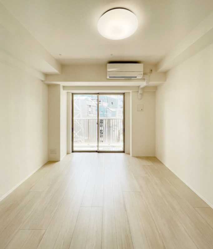 シェノン三軒茶屋　築浅　独立洗面台　ウォークインクローゼットの居間・リビング