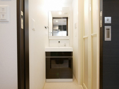 【洗面所】 | エステムコート難波サウスプレイスⅥラグジー | 独立洗面台です
