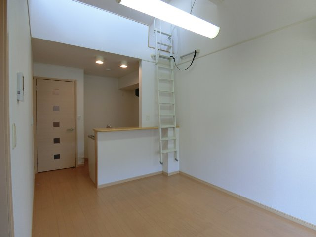 エクセルディアコートＳＫＰ．Ａの居間・リビング