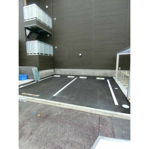 リブリ・砂田橋　名古屋市賃貸　仲介手数料無料の駐車場