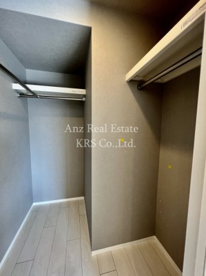 【収納】 | シーズンフラッツ靭本町 | 充分な容量のウォークインクローゼット☆