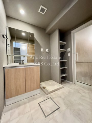 【洗面所】 | シーズンフラッツ靭本町 | 洗面脱衣室が贅沢です！