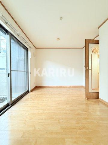 ウエストサイドリバーⅡの居間・リビング