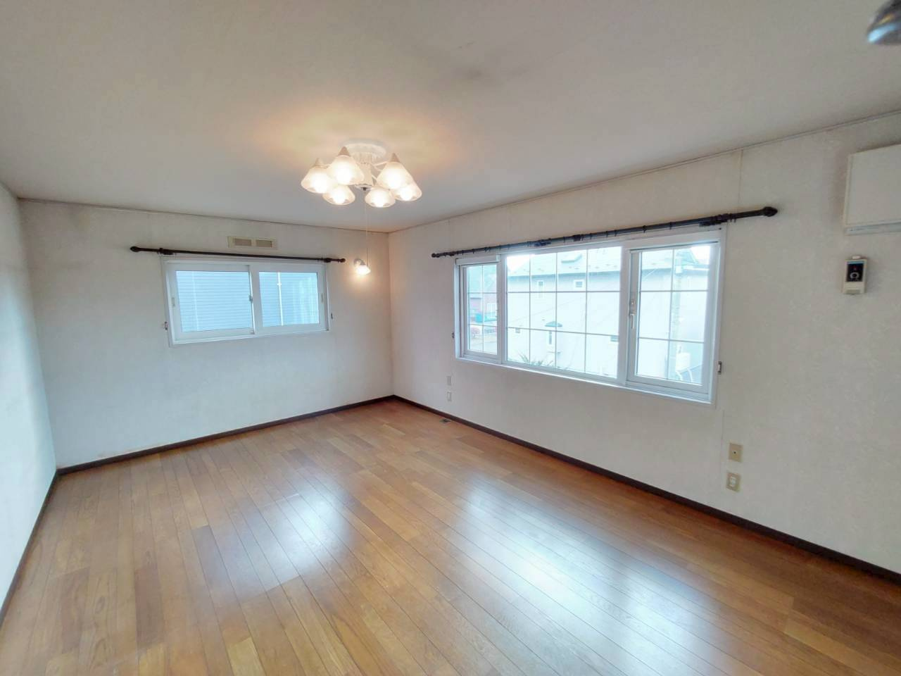 芦野3丁目中古住宅の洋室|2階洋室12.2帖