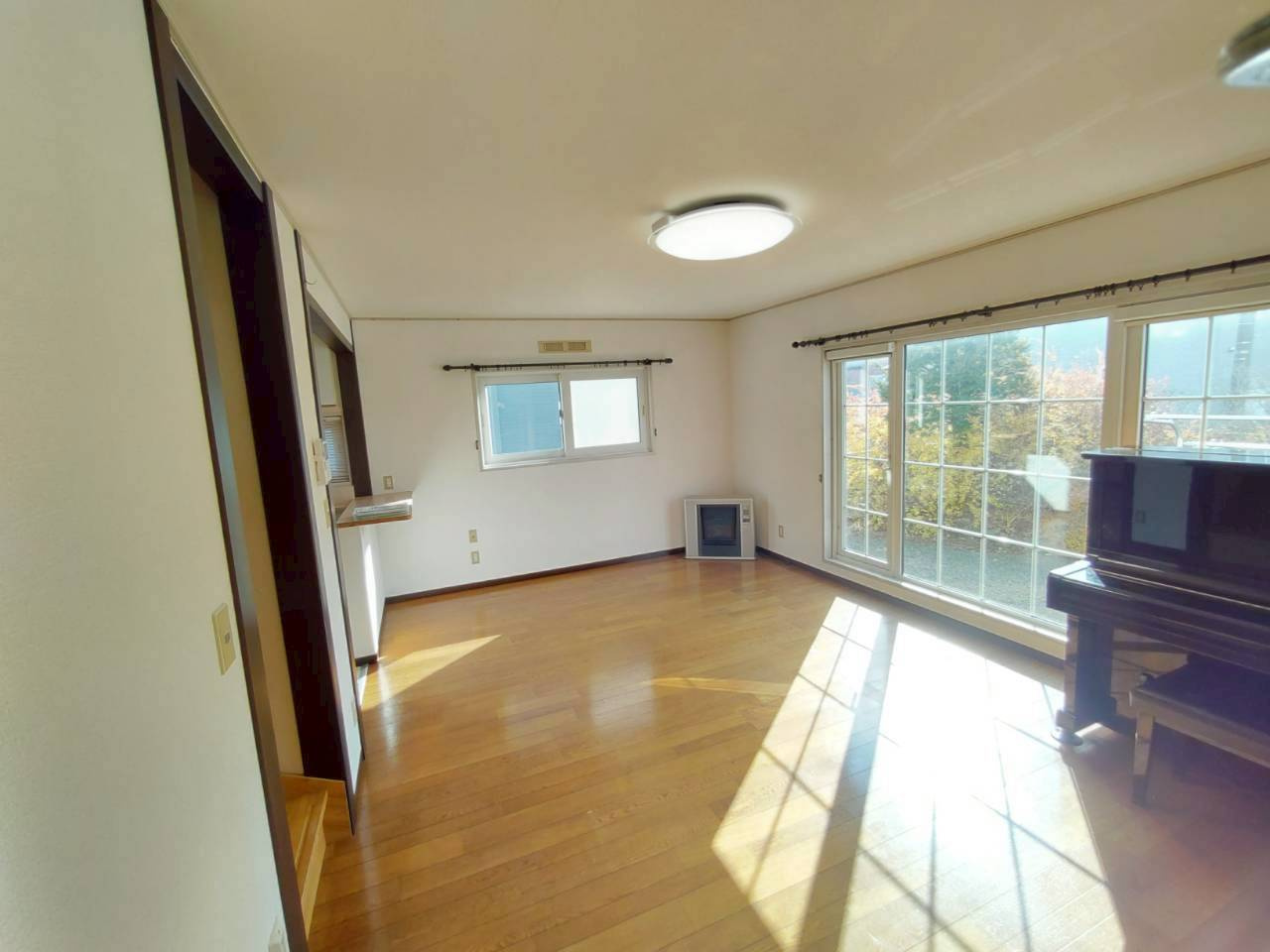 芦野3丁目中古住宅の居間・リビング