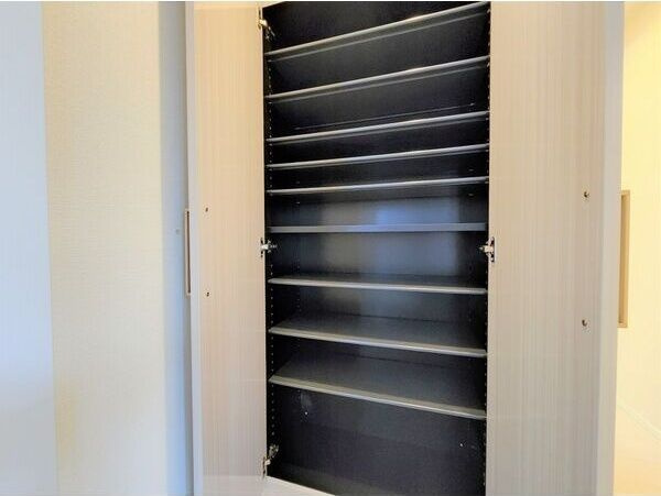 ハーモニーテラス市岡の玄関