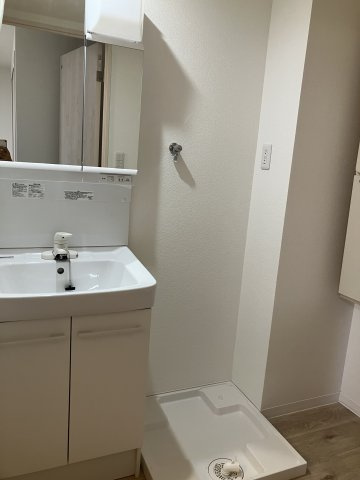 DOLCI中野富士見町の洗面所