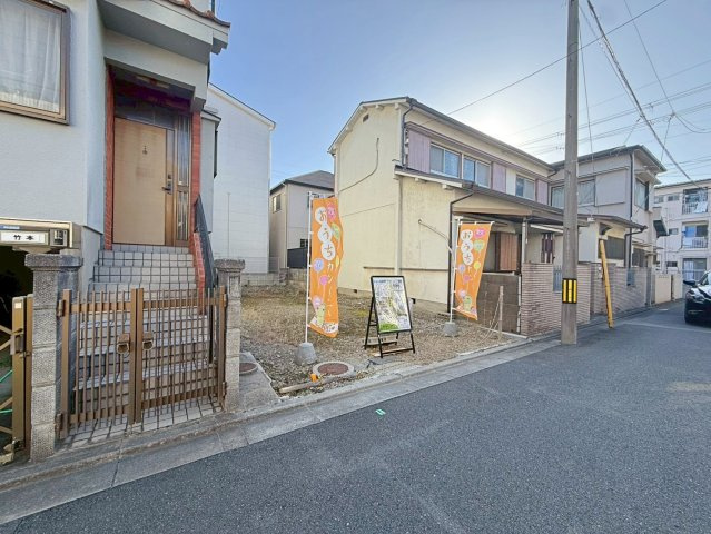 明野町Aプラン　建築条件付土地の外観|物件のことはもちろん、教育施設・スーパー・商業施設・公園・公共機関といった周辺の住環境も車でご案内します。ぜひ現地で暮らしやすさなどイメージしてください！（R7.10撮影）