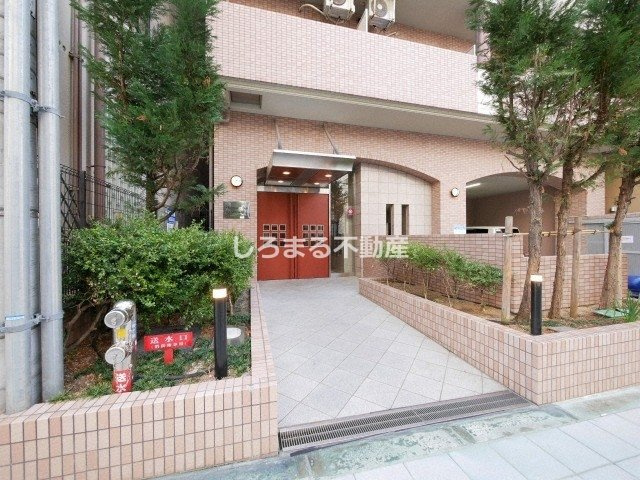 シャルマンフジ大阪城南のエントランス